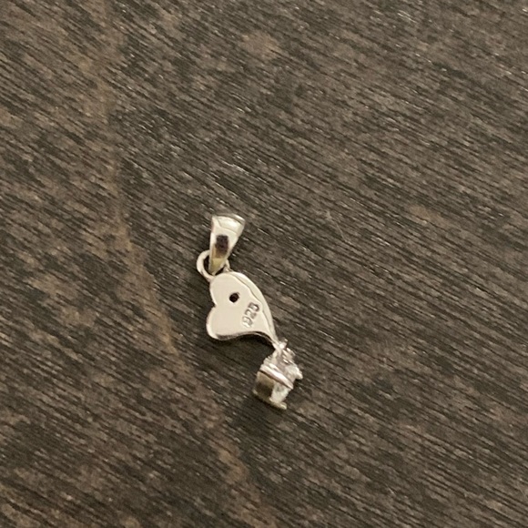Silver mini heart pendant - Picture 2 of 2